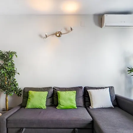 아파트 Amazing Terrace In The Center By Hello Homes *