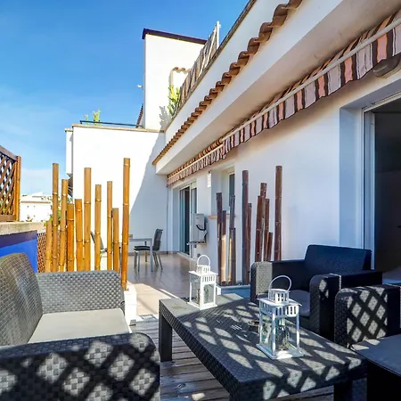 Amazing Terrace In The Center By Hello Homes *