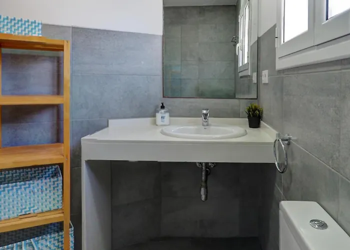 Amazing Terrace In The Center By Hello Homes 시체스