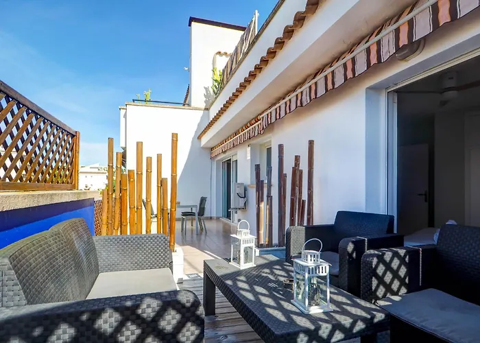 Amazing Terrace In The Center By Hello Homes *